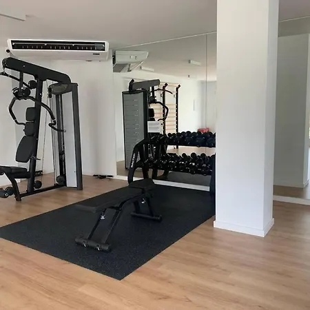 Apartment Modern 2 Bedroom Rooftop Pool + Gym Rdr328