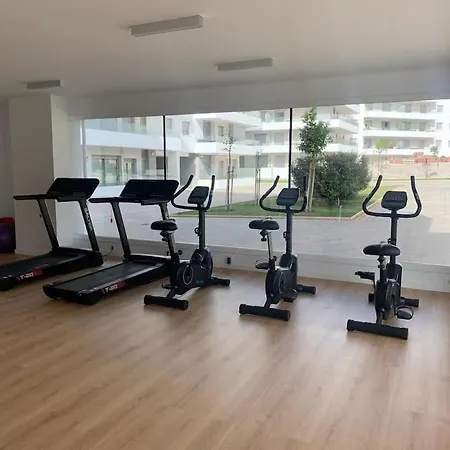 Apartment Modern 2 Bedroom Rooftop Pool + Gym Rdr328 *